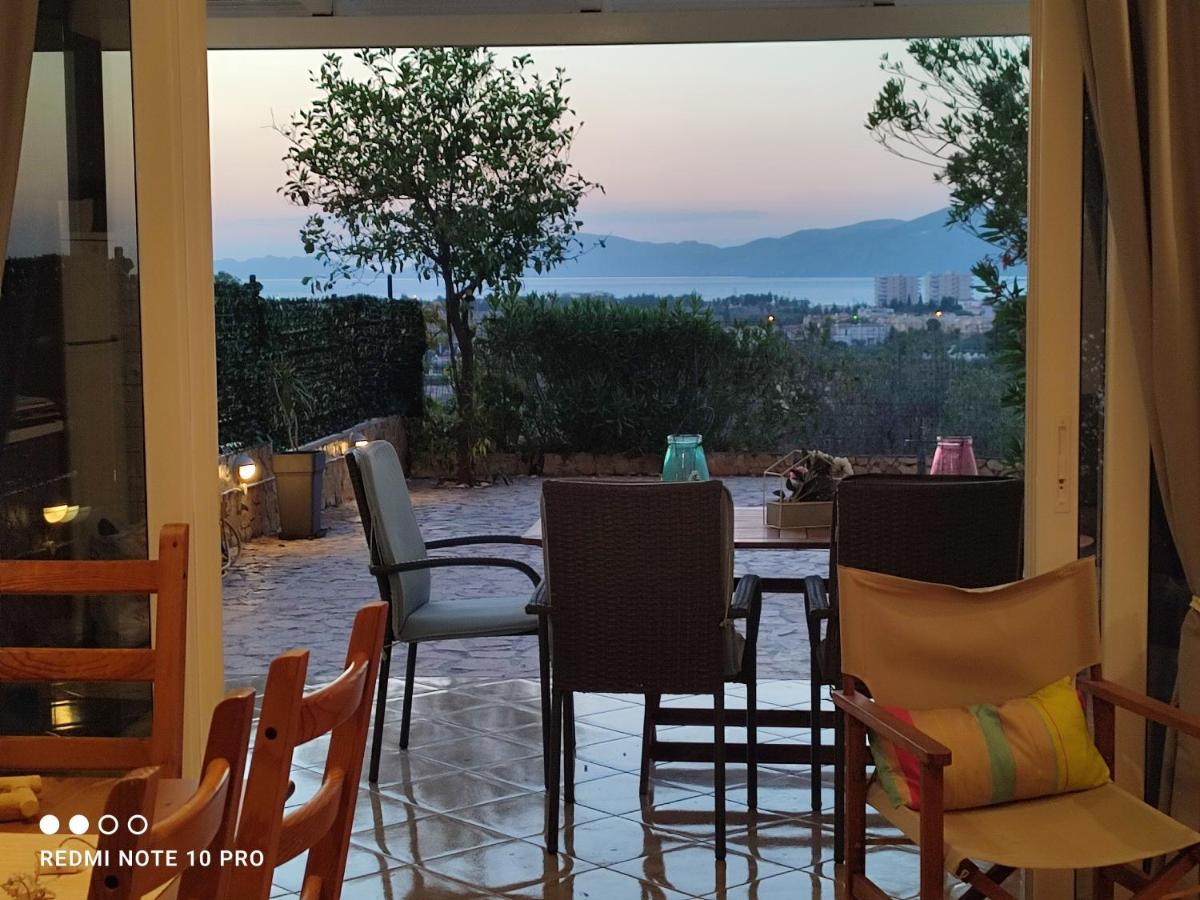 Andrew'S Sunset View Apartment لوتراكي المظهر الخارجي الصورة