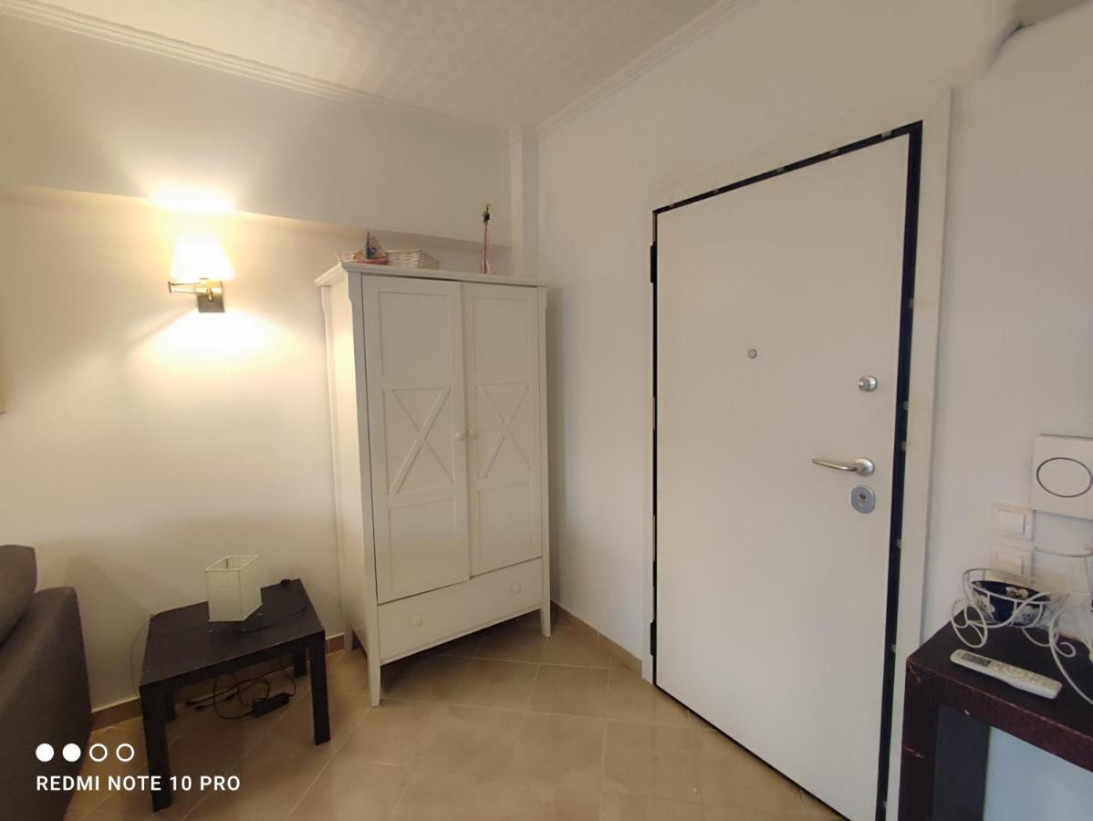 Andrew'S Sunset View Apartment لوتراكي المظهر الخارجي الصورة