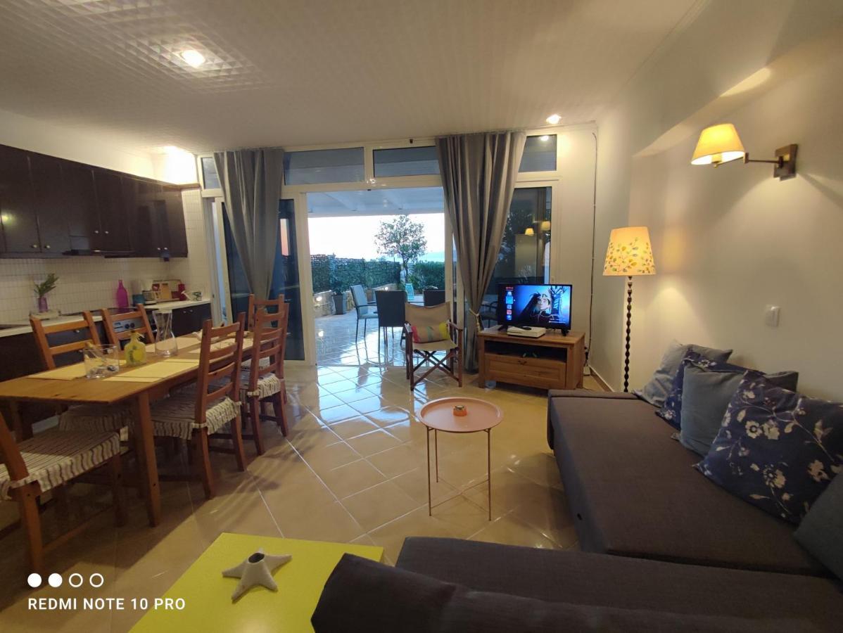 Andrew'S Sunset View Apartment لوتراكي المظهر الخارجي الصورة