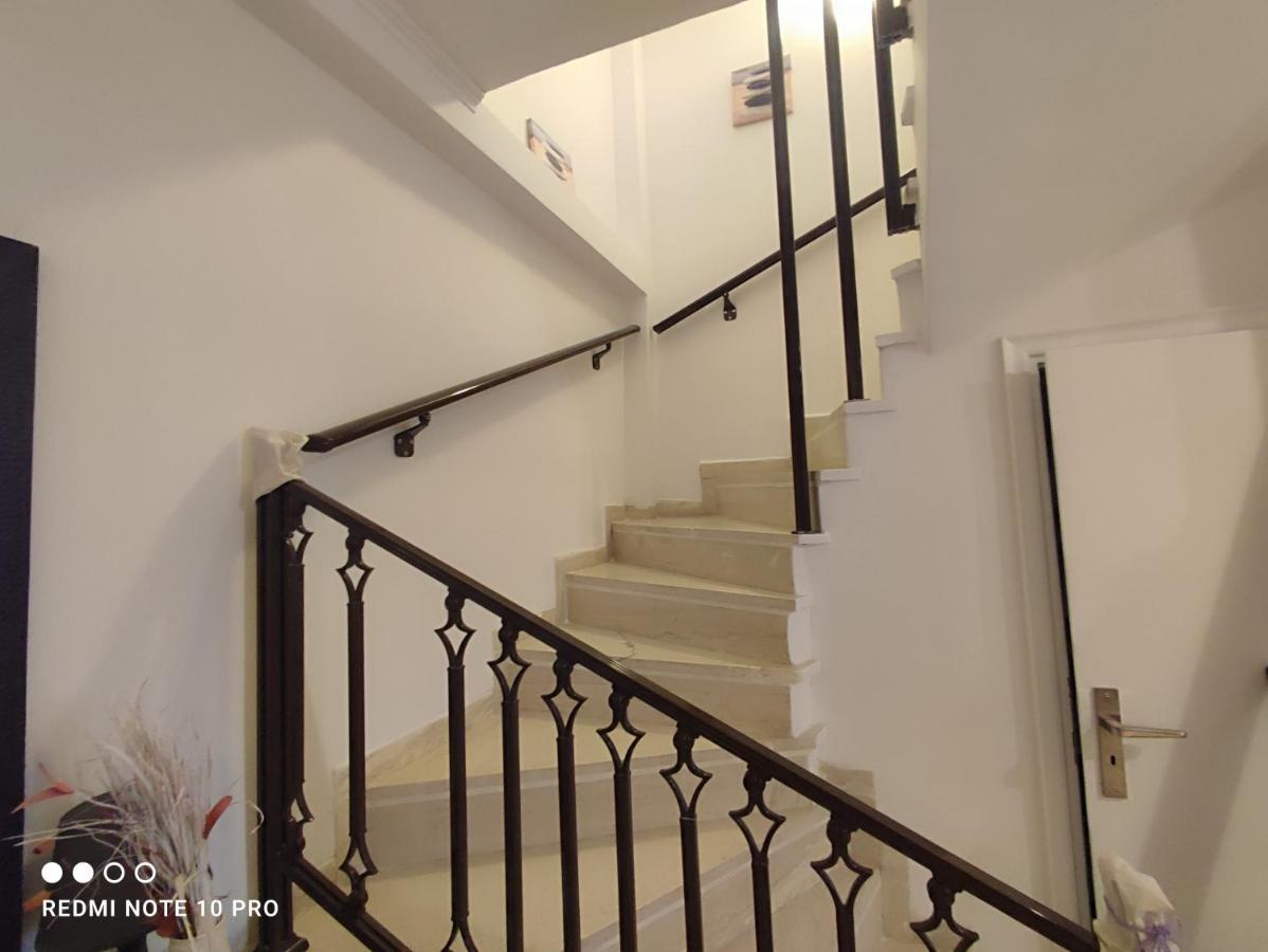 Andrew'S Sunset View Apartment لوتراكي المظهر الخارجي الصورة