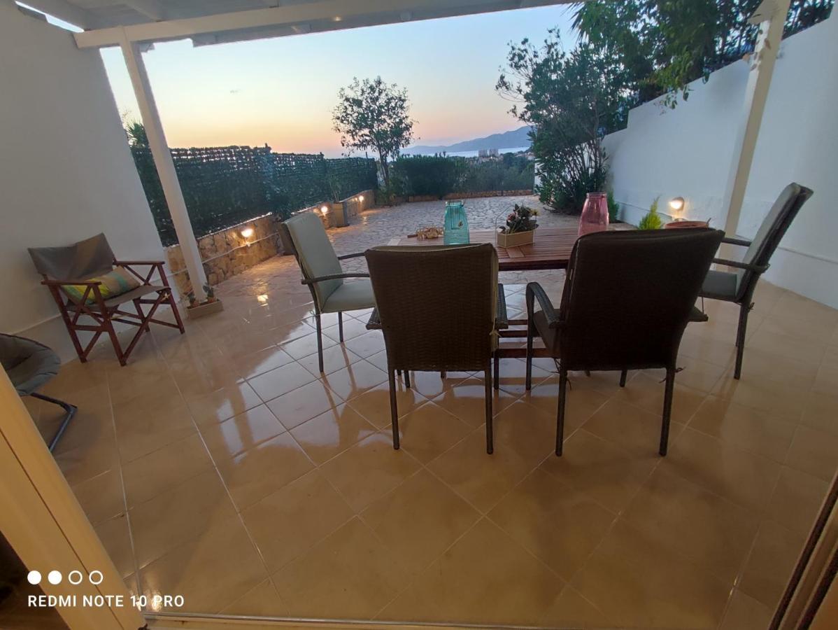Andrew'S Sunset View Apartment لوتراكي المظهر الخارجي الصورة