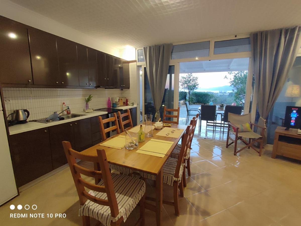 Andrew'S Sunset View Apartment لوتراكي المظهر الخارجي الصورة
