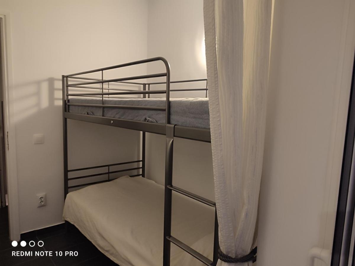 Andrew'S Sunset View Apartment لوتراكي المظهر الخارجي الصورة