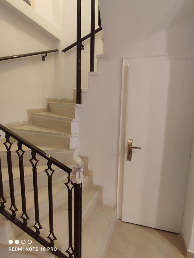 Andrew'S Sunset View Apartment لوتراكي المظهر الخارجي الصورة