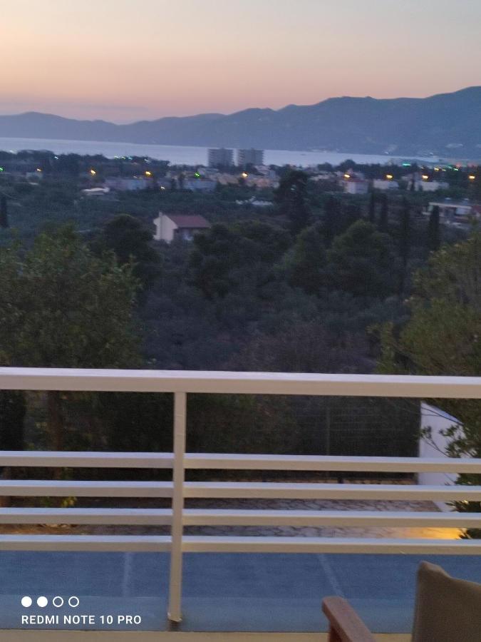Andrew'S Sunset View Apartment لوتراكي المظهر الخارجي الصورة