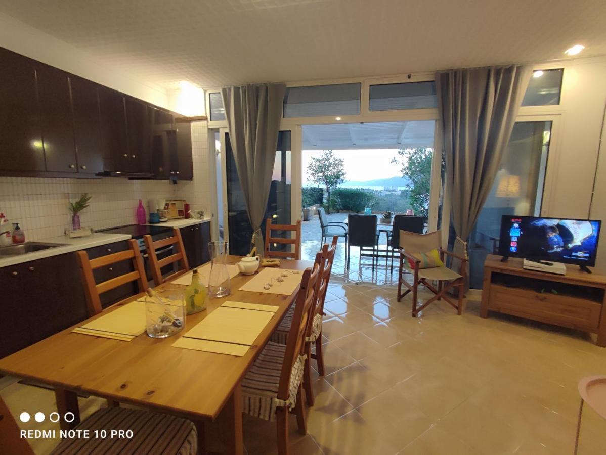 Andrew'S Sunset View Apartment لوتراكي المظهر الخارجي الصورة